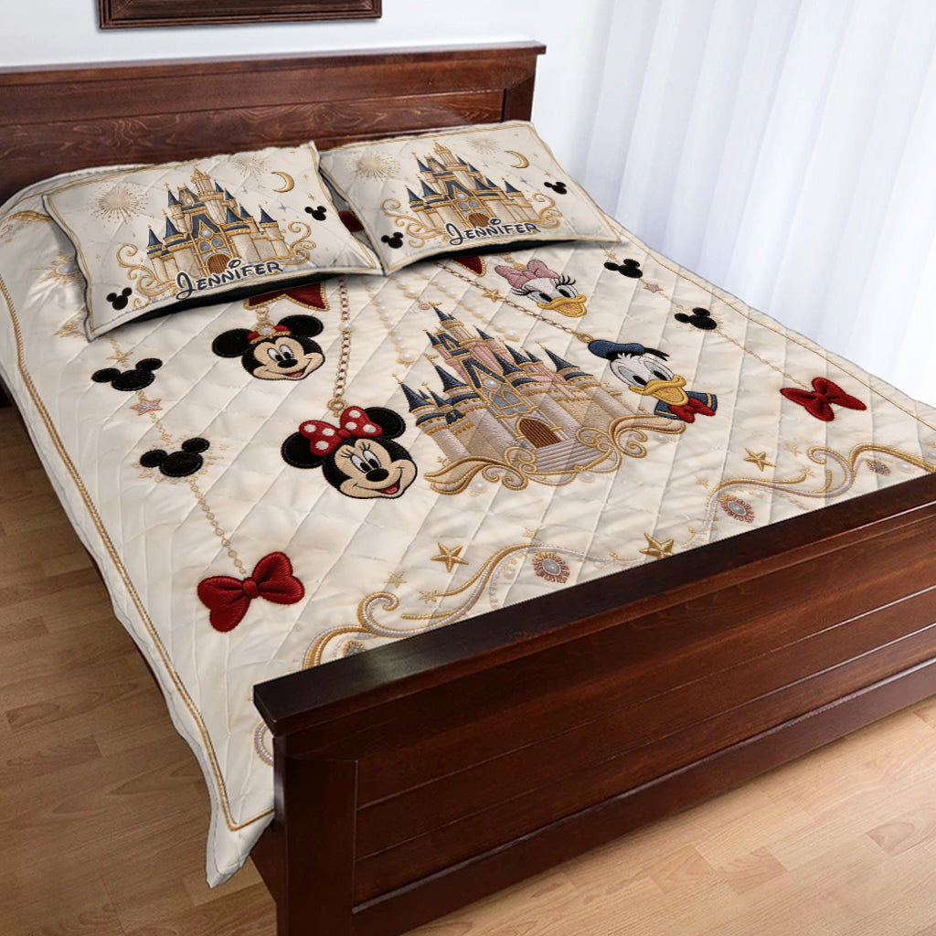 Believe In Magic - Personalized Mouse Quilt Set